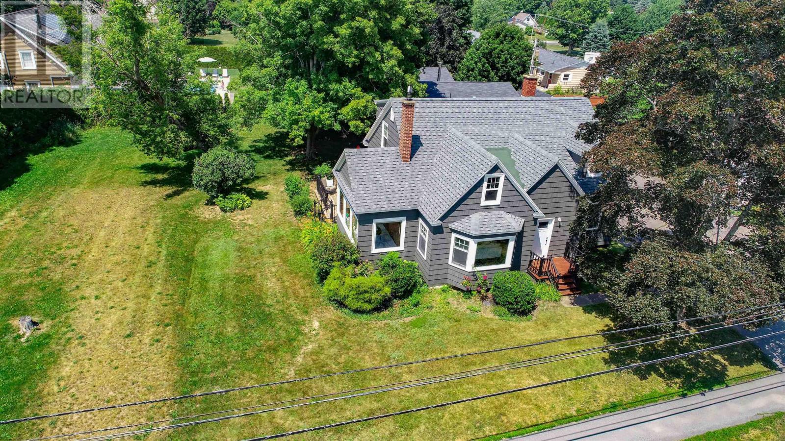 160 Cottage St - 3