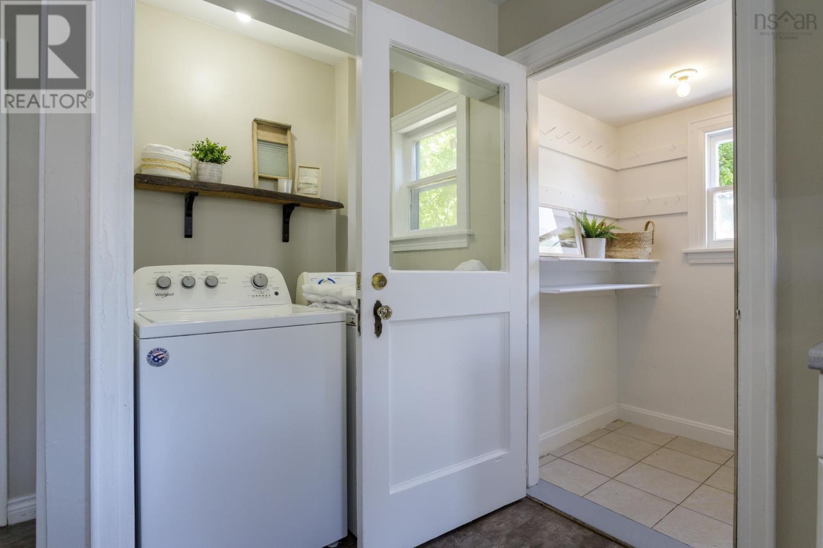 160 Cottage St - 42