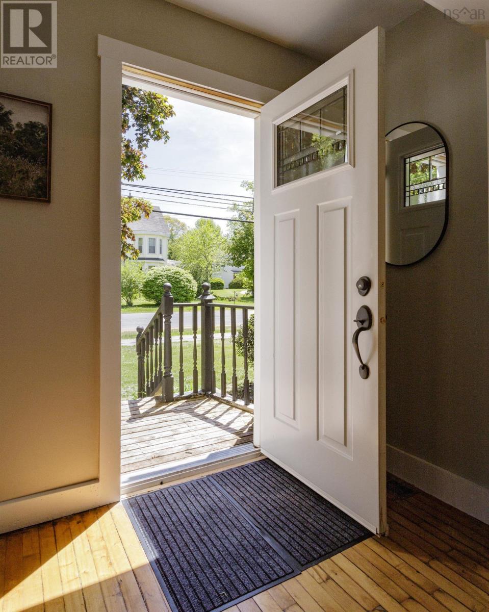 160 Cottage St - 7