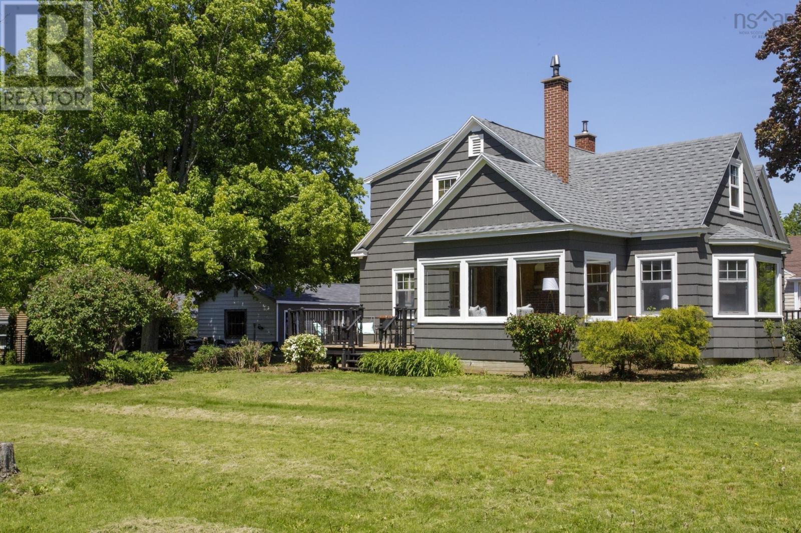 160 Cottage St - 6