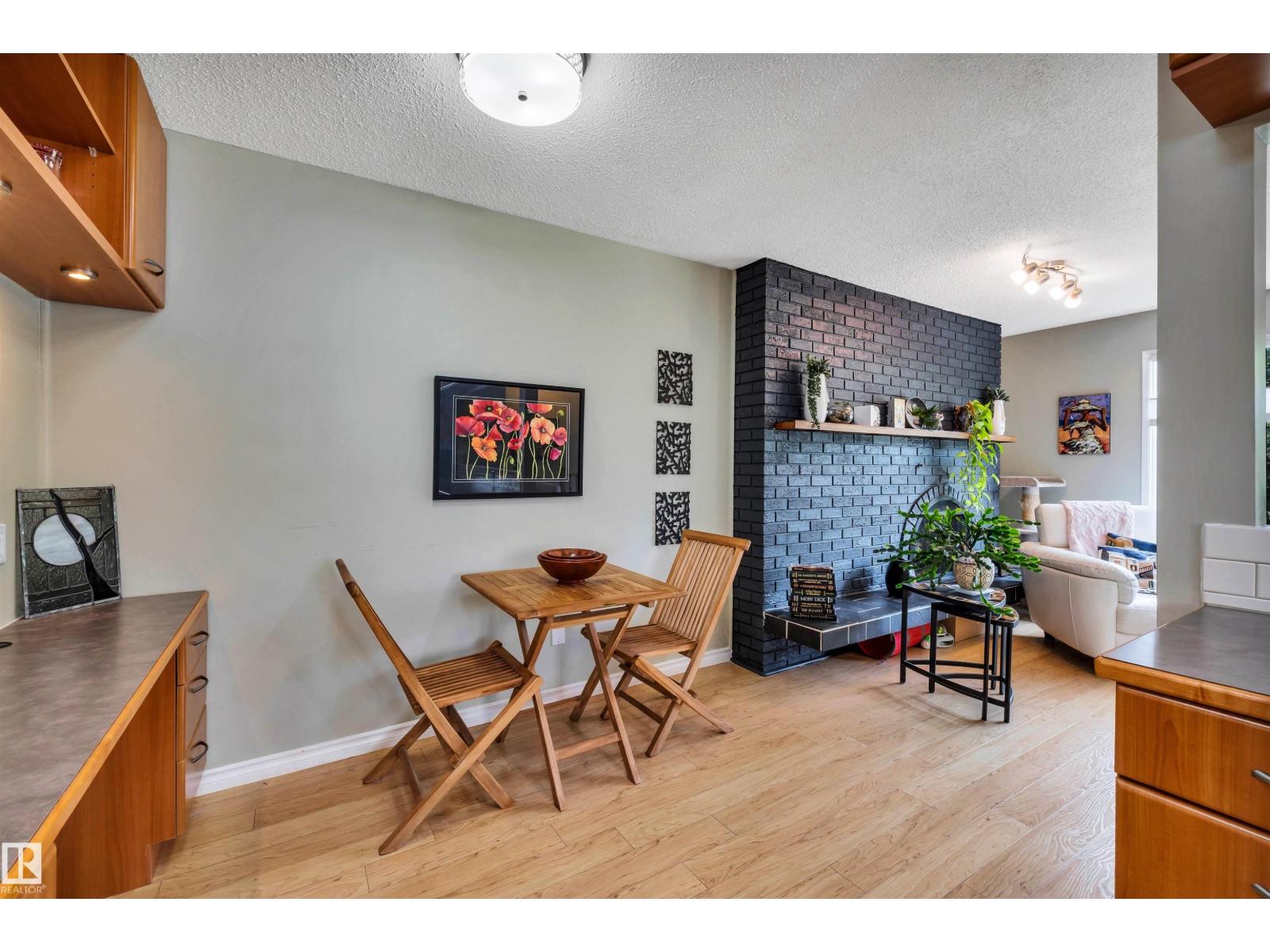 10282 87 ST NW - 10
