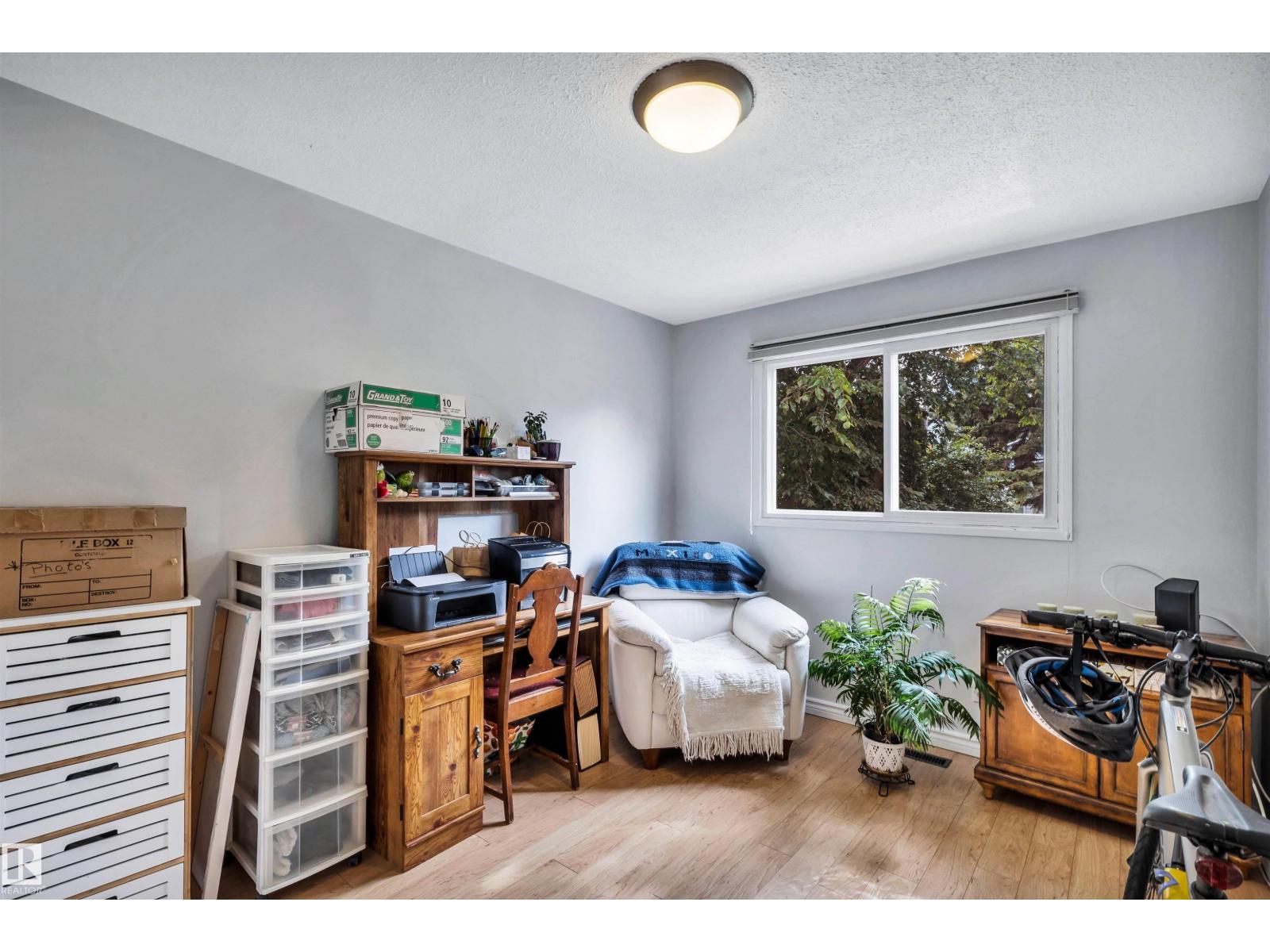 10282 87 ST NW - 19