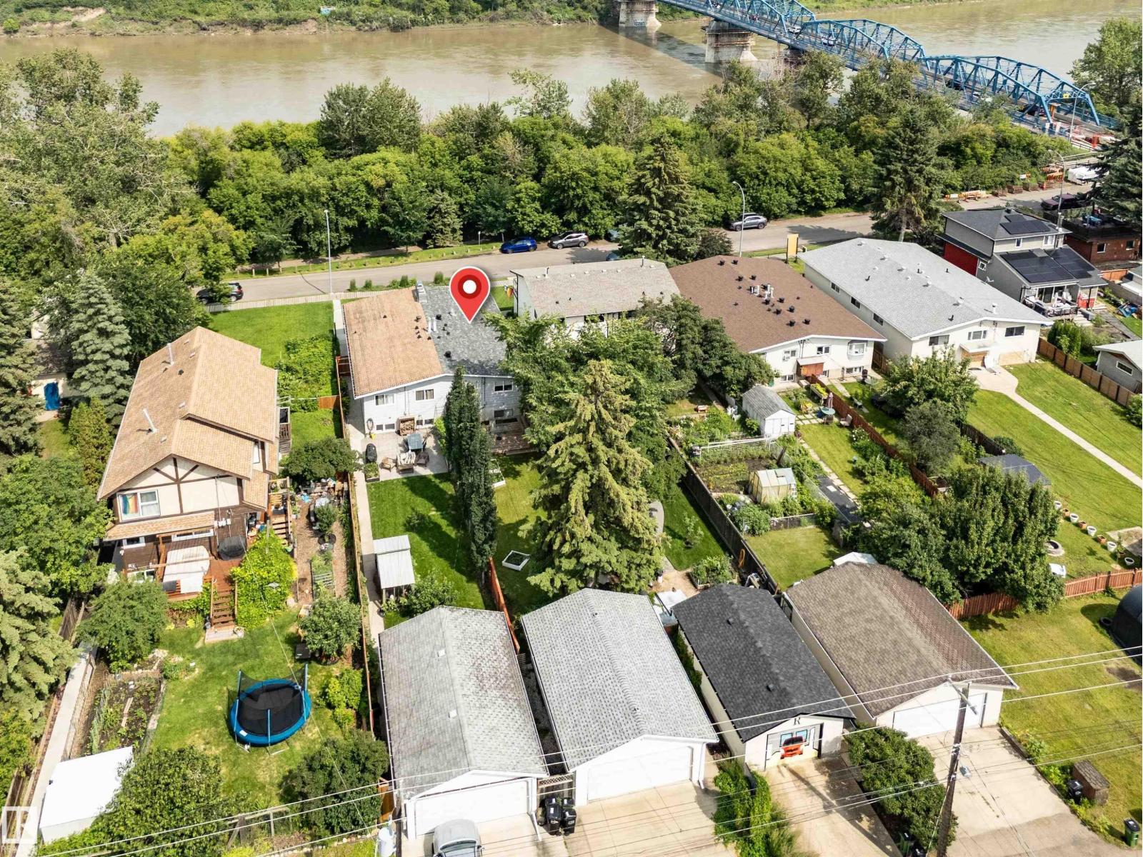 10282 87 ST NW - 2
