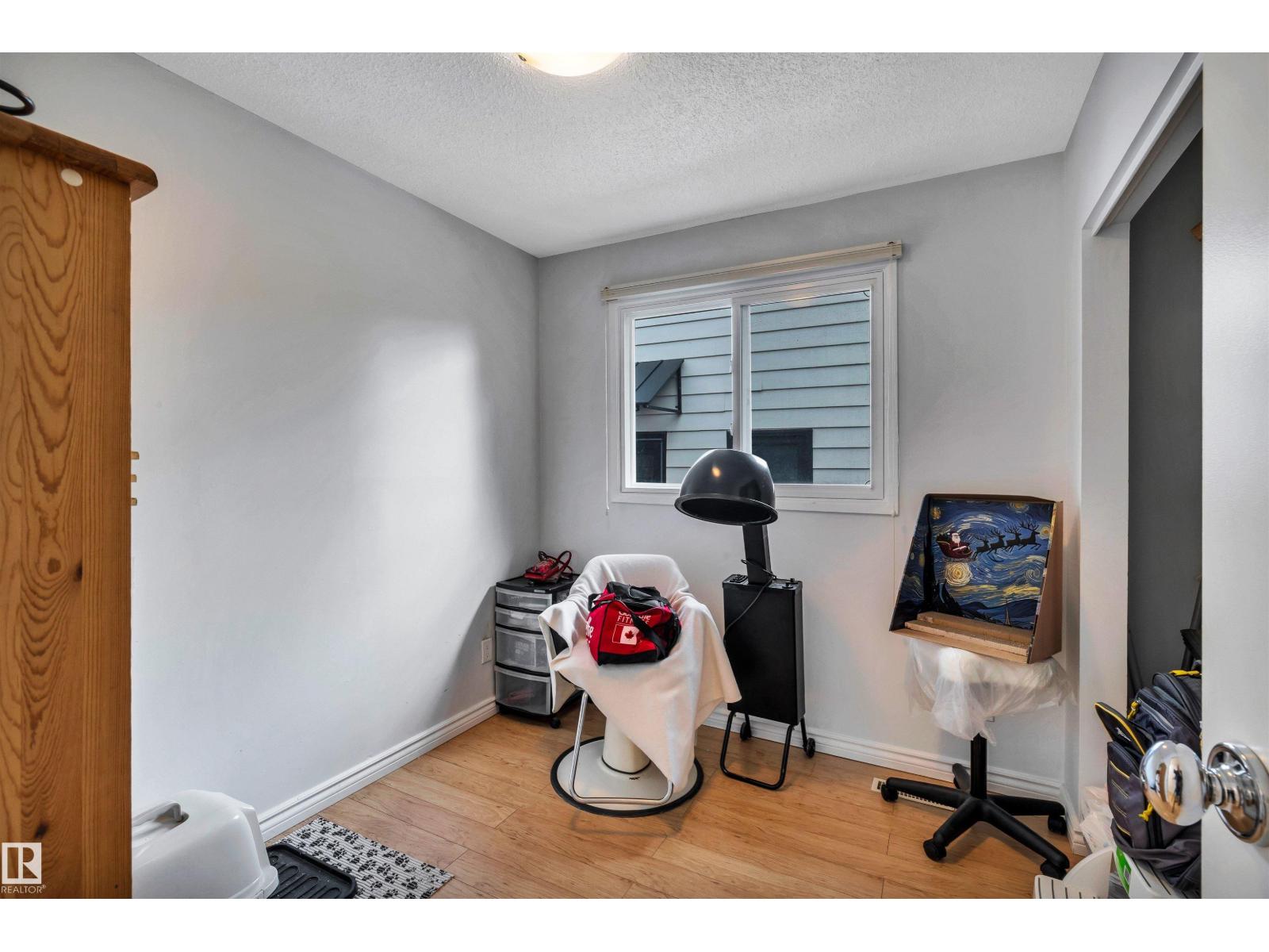 10282 87 ST NW - 21