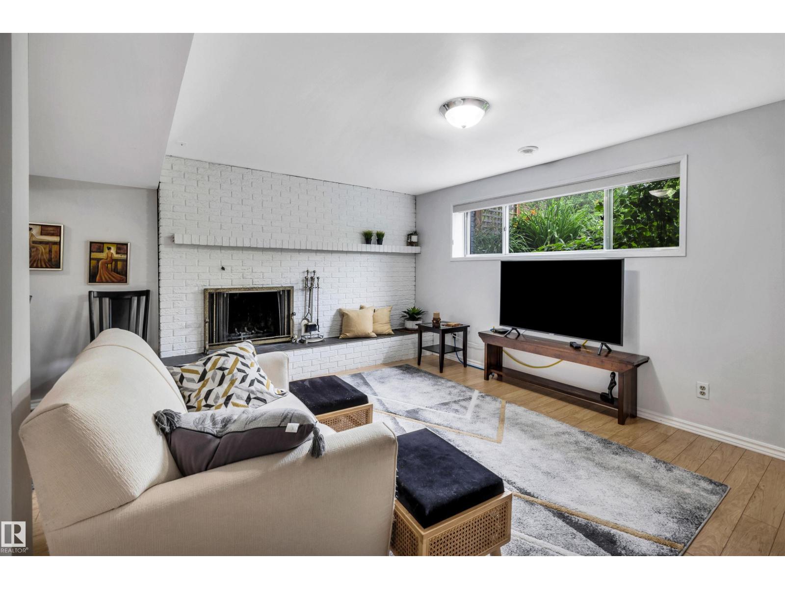 10282 87 ST NW - 26