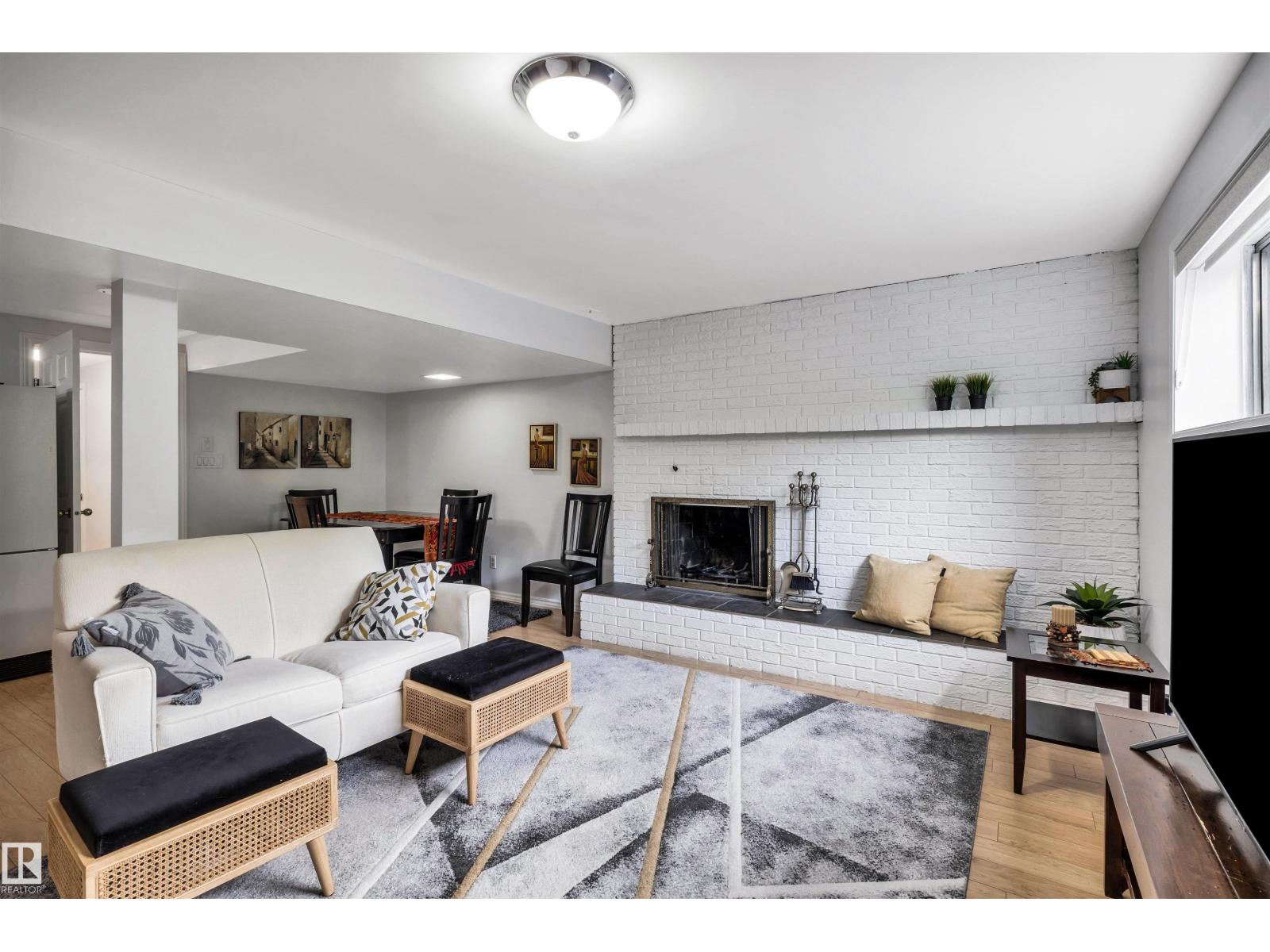 10282 87 ST NW - 27