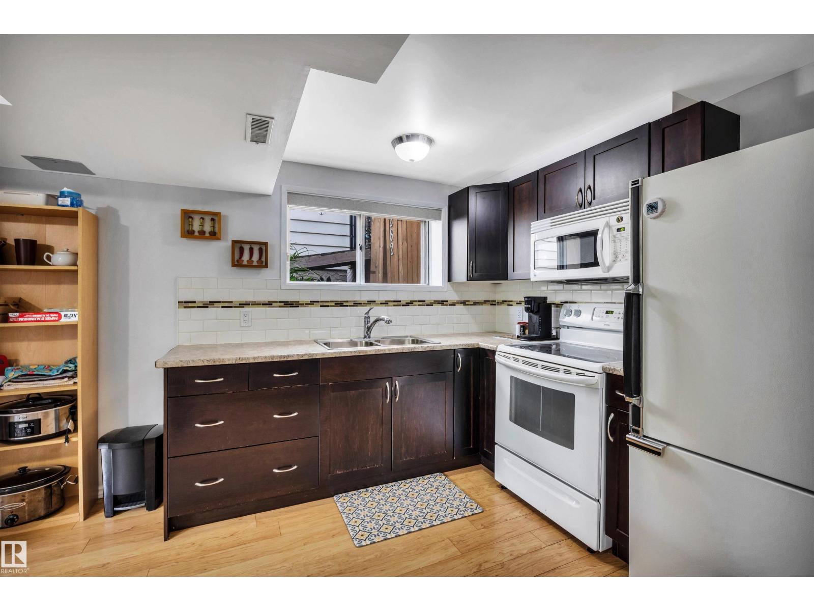10282 87 ST NW - 30