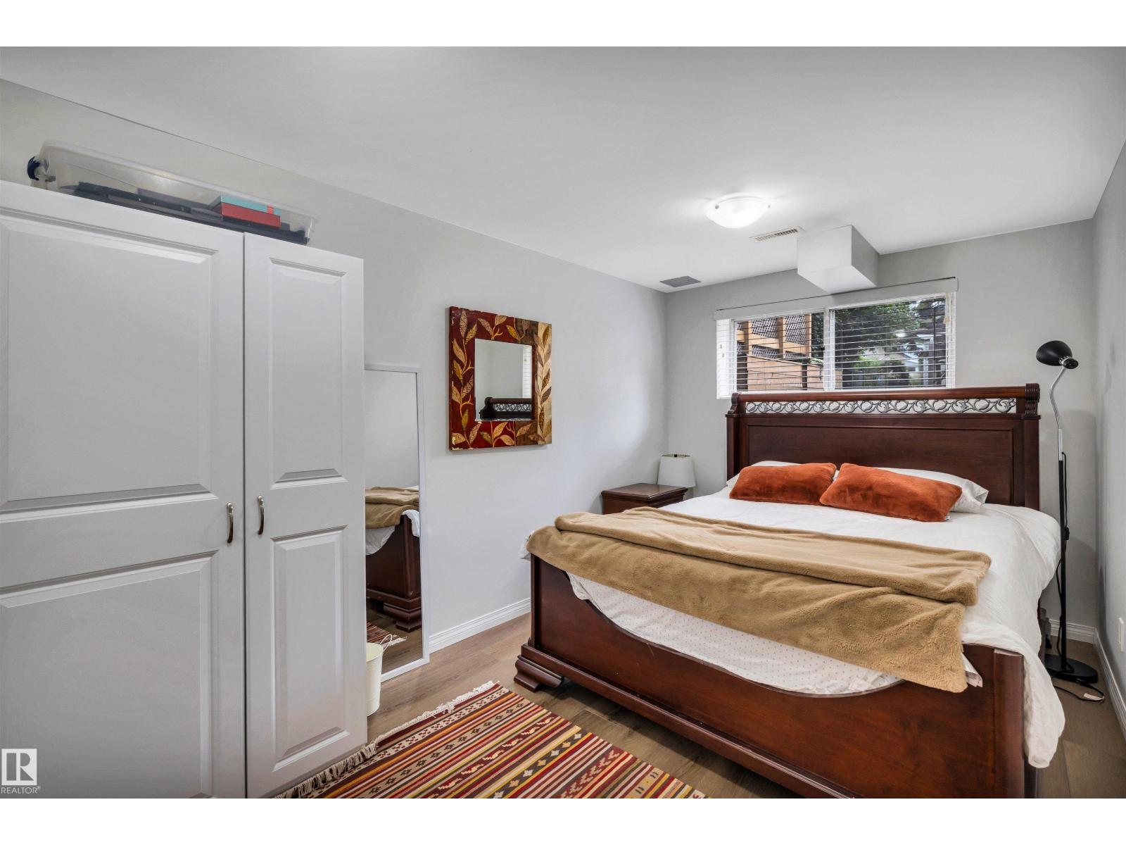 10282 87 ST NW - 33