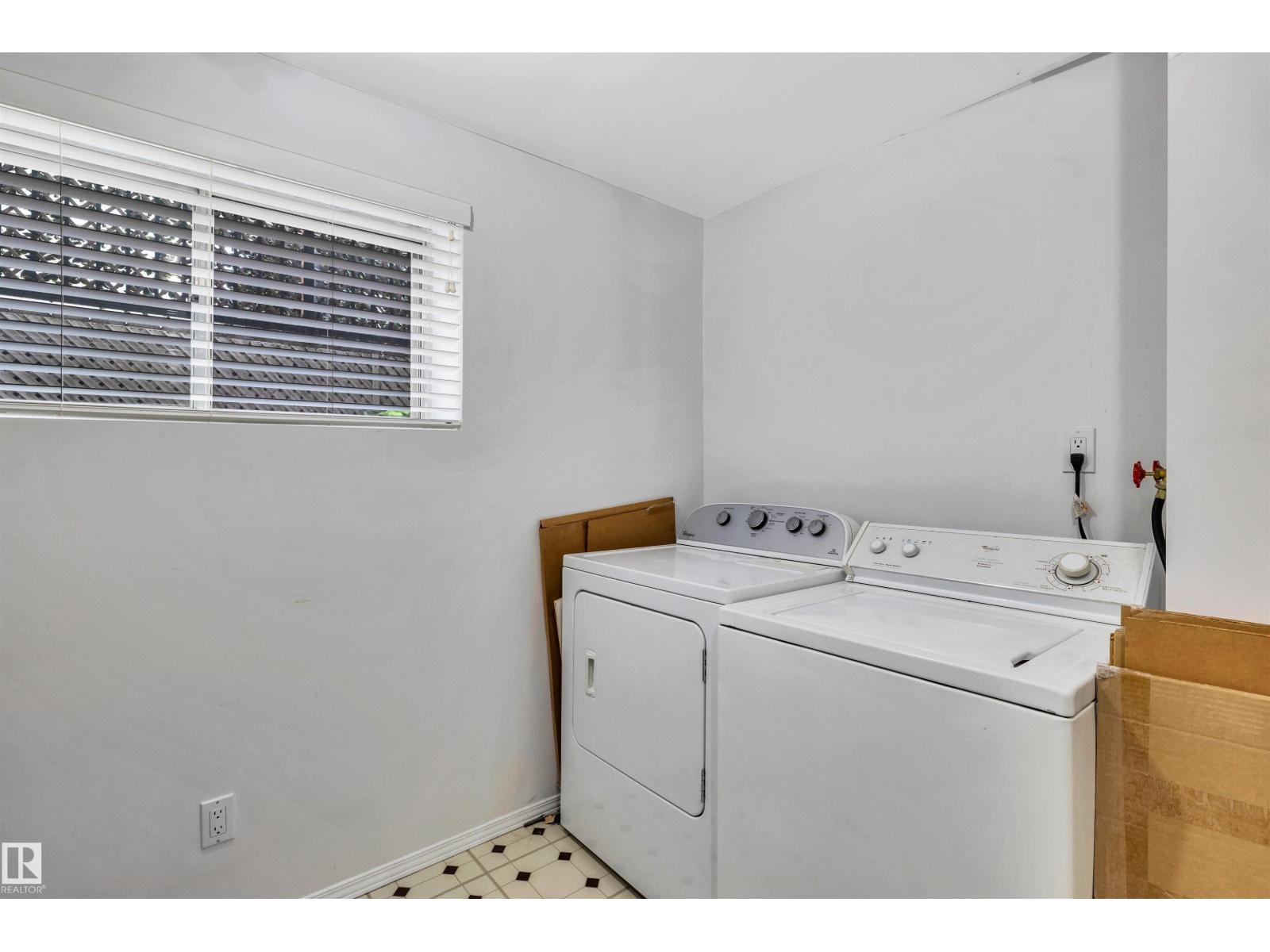 10282 87 ST NW - 37