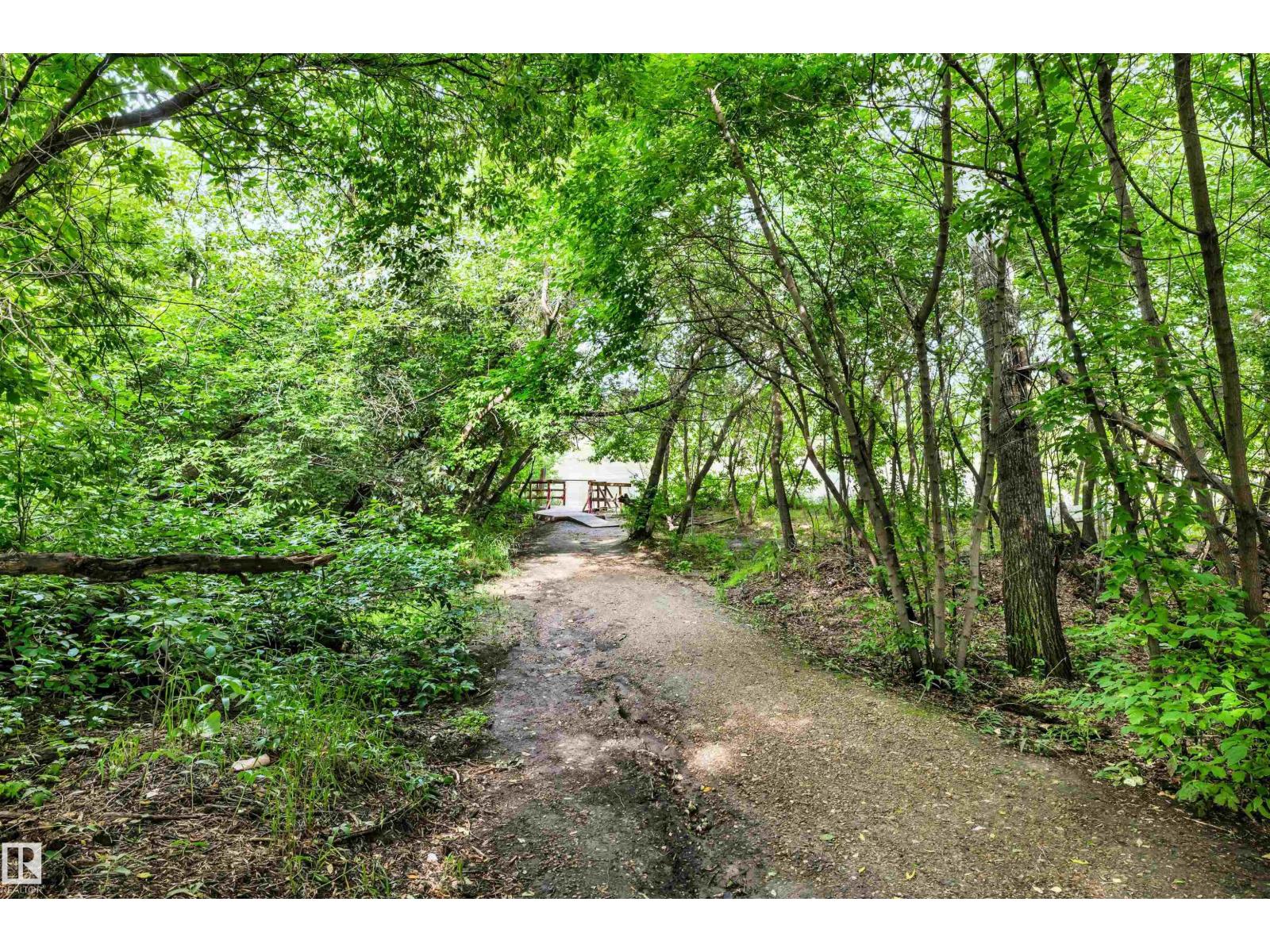 10282 87 ST NW - 45