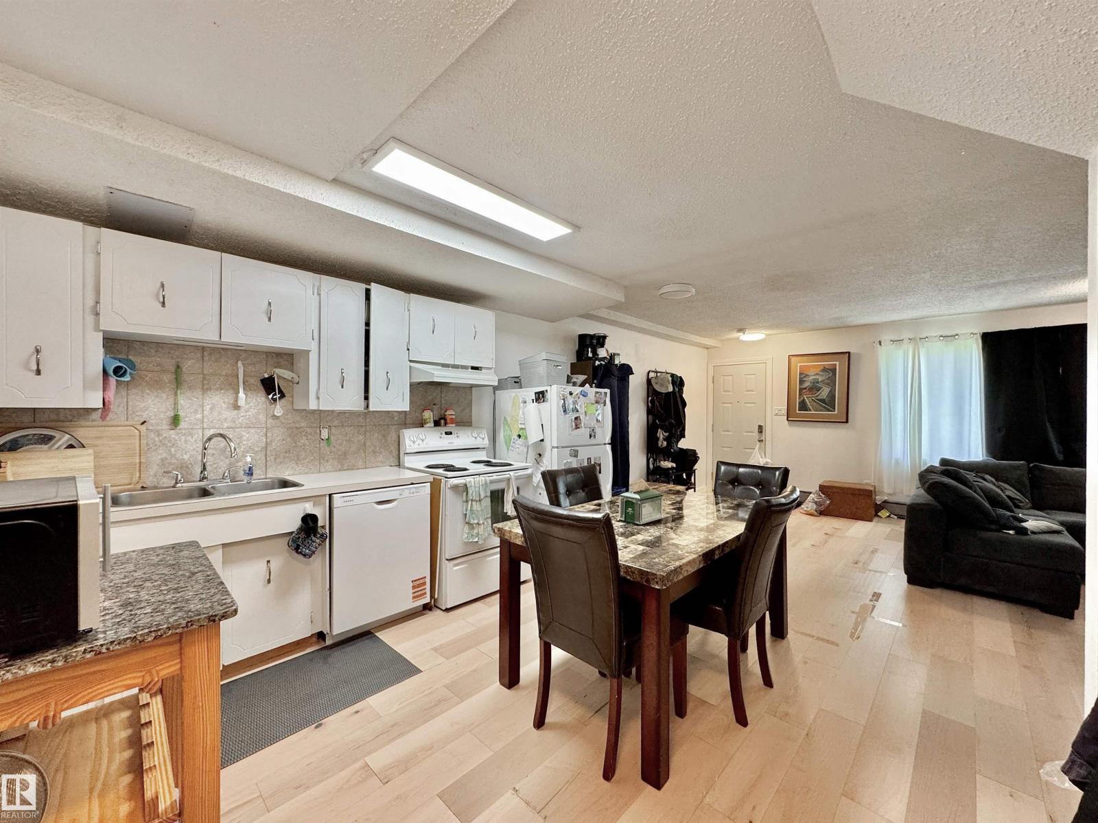 #29 13580 38 ST NW - 11