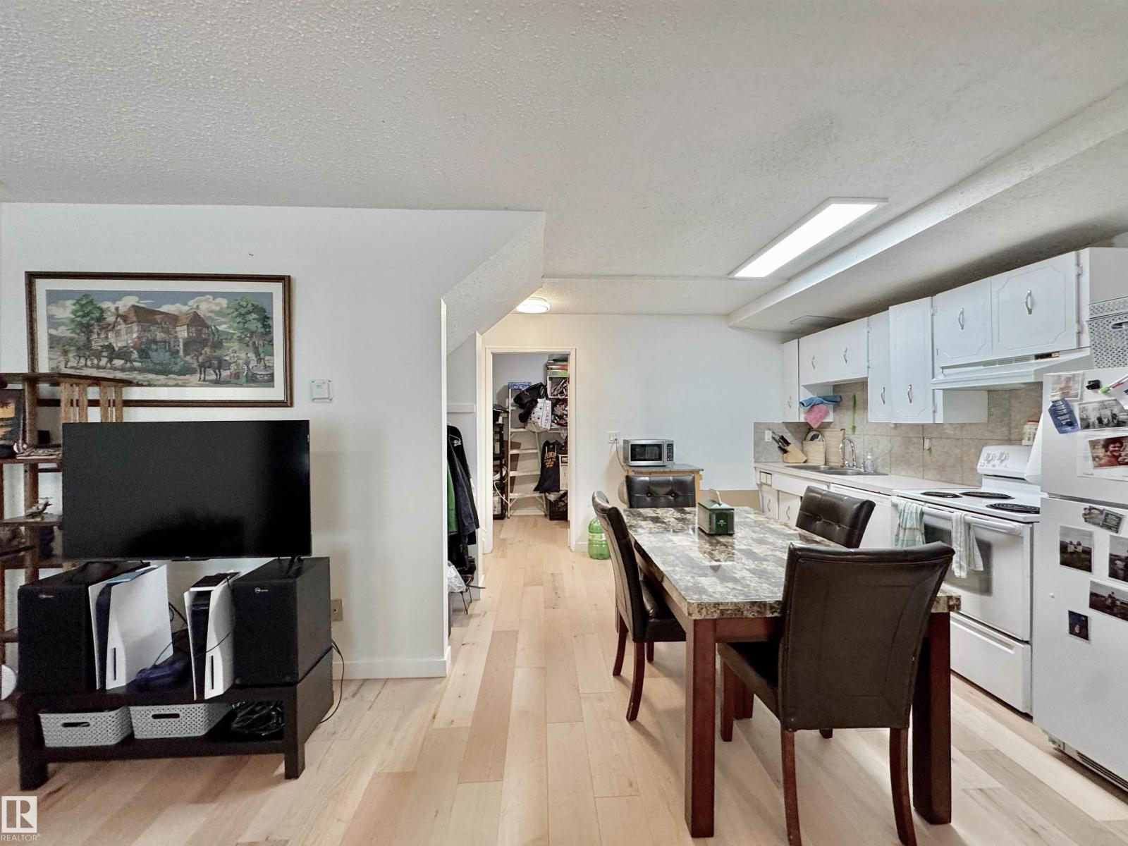 #29 13580 38 ST NW - 14
