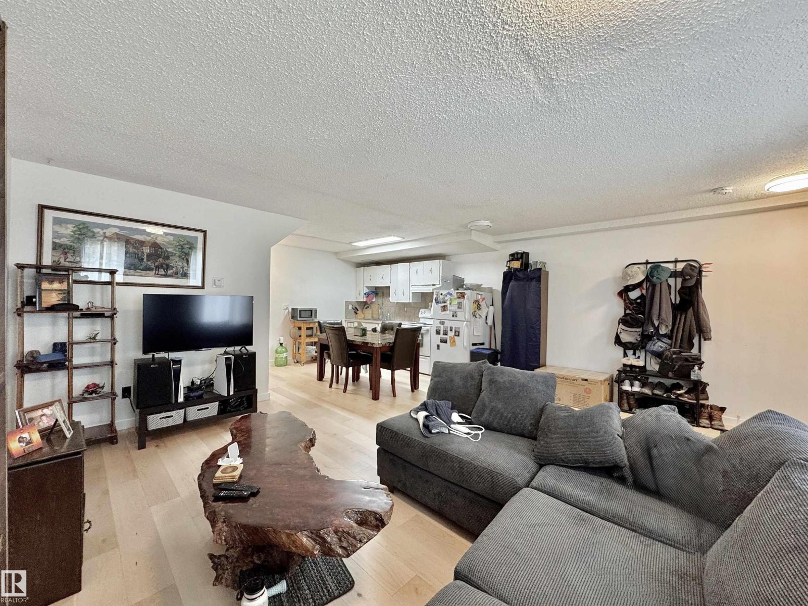 #29 13580 38 ST NW - 8