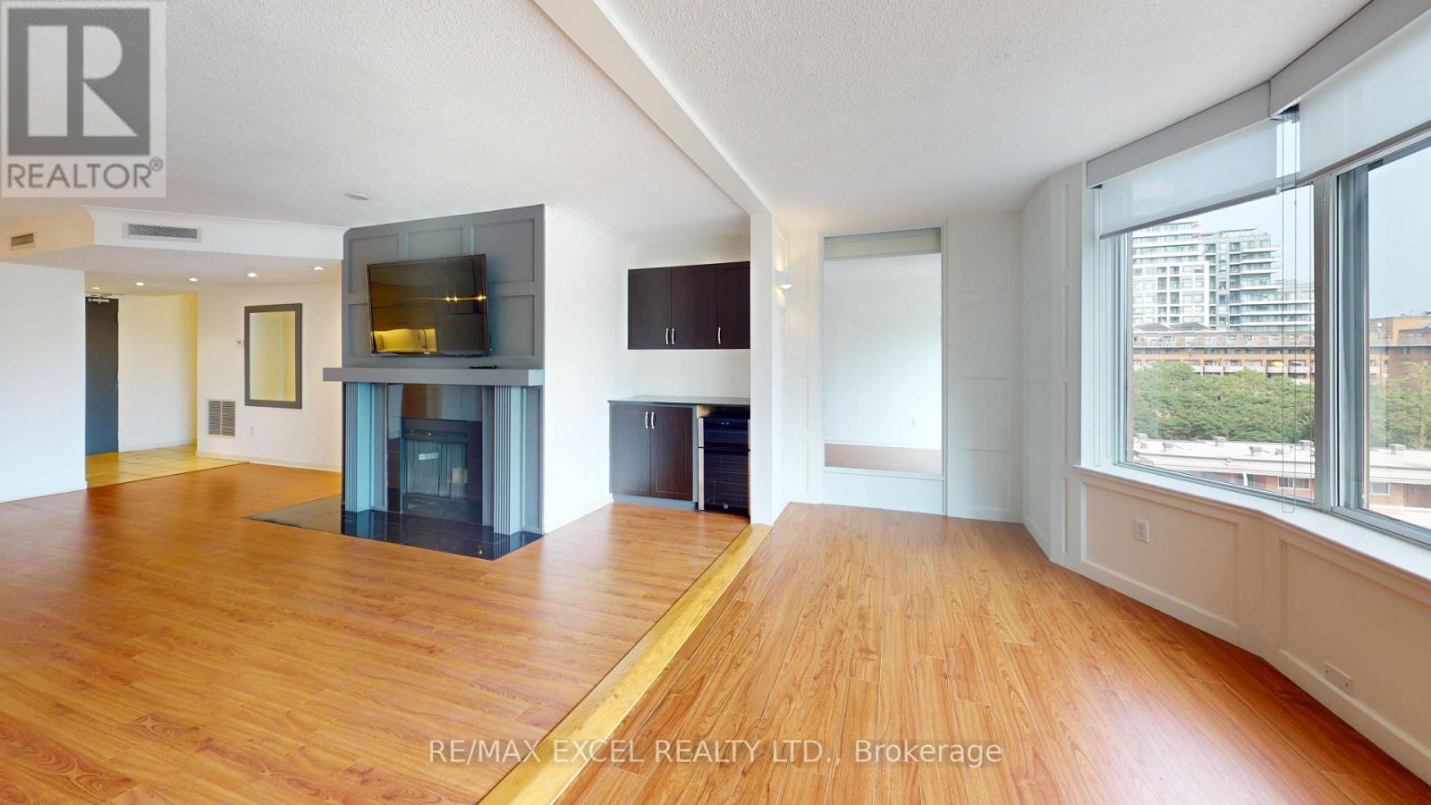 #603 135 GEORGE STREET S - 21