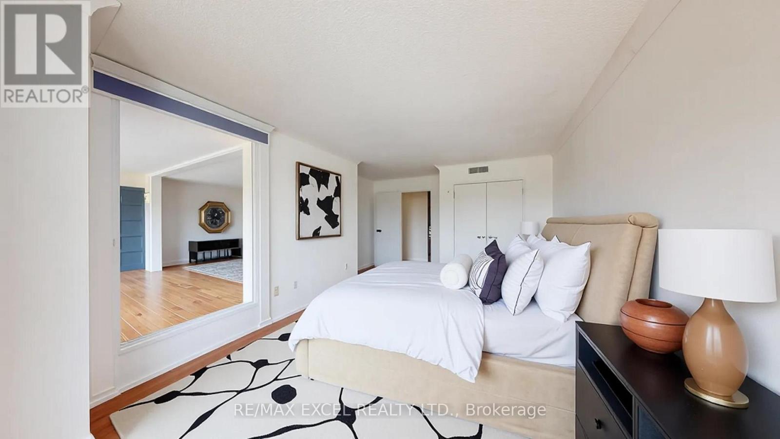 #603 135 GEORGE STREET S - 25