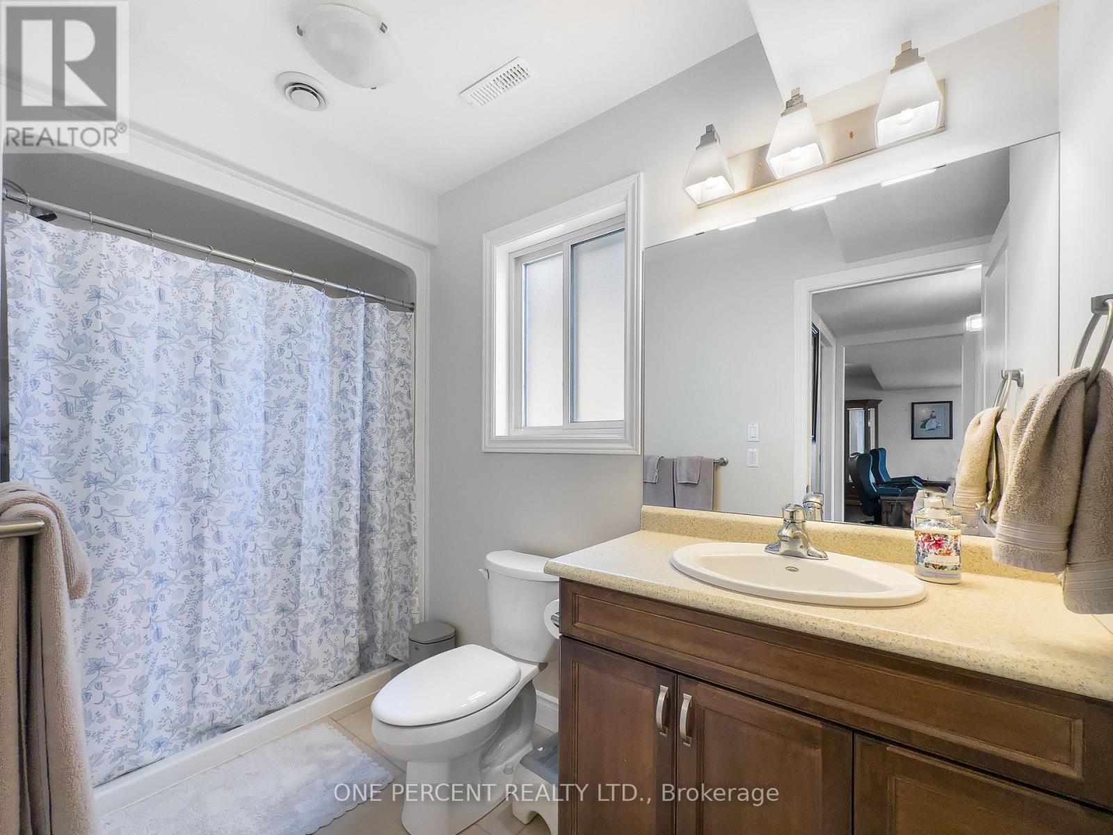 20 TRINITY COURT - 33