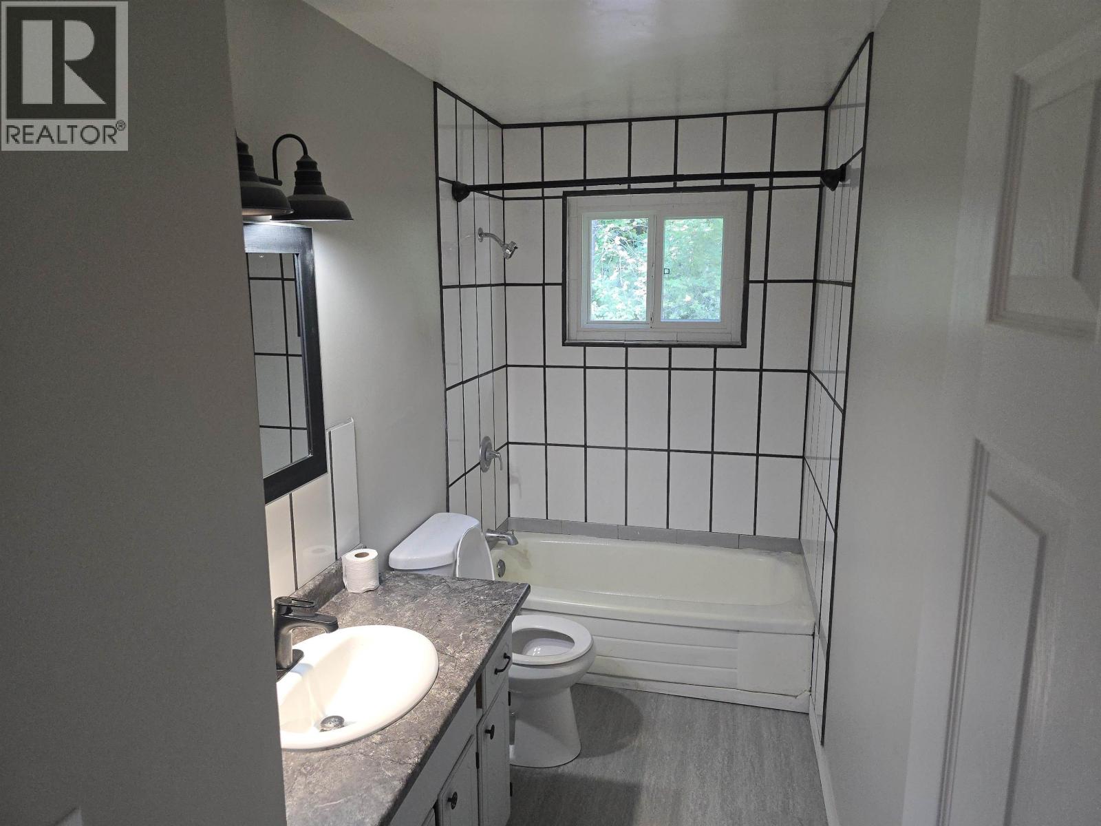 Photo 10 of 22 — 1335 PEARSON AVENUE · Prince George, BC