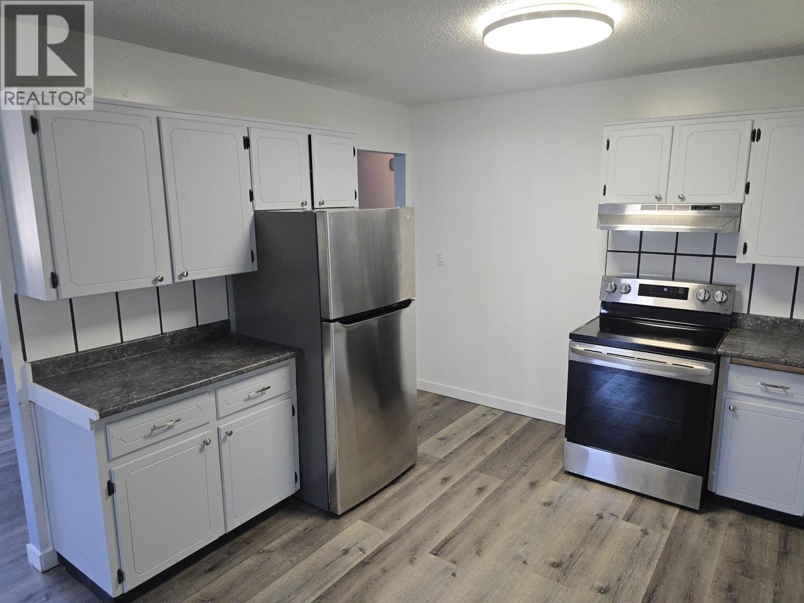Photo 8 of 22 — 1335 PEARSON AVENUE · Prince George, BC