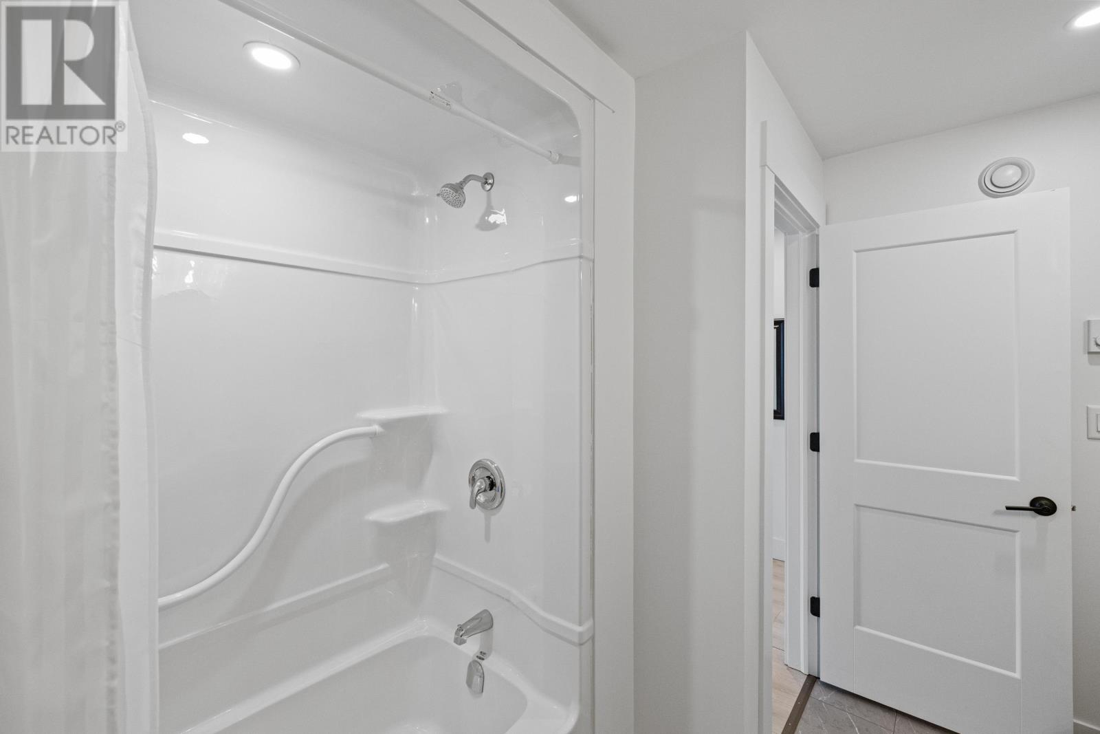 7350 Cavendish Road - Image 35