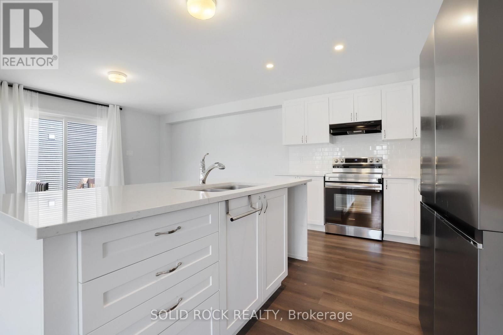320 MEYNELL ROAD - 10