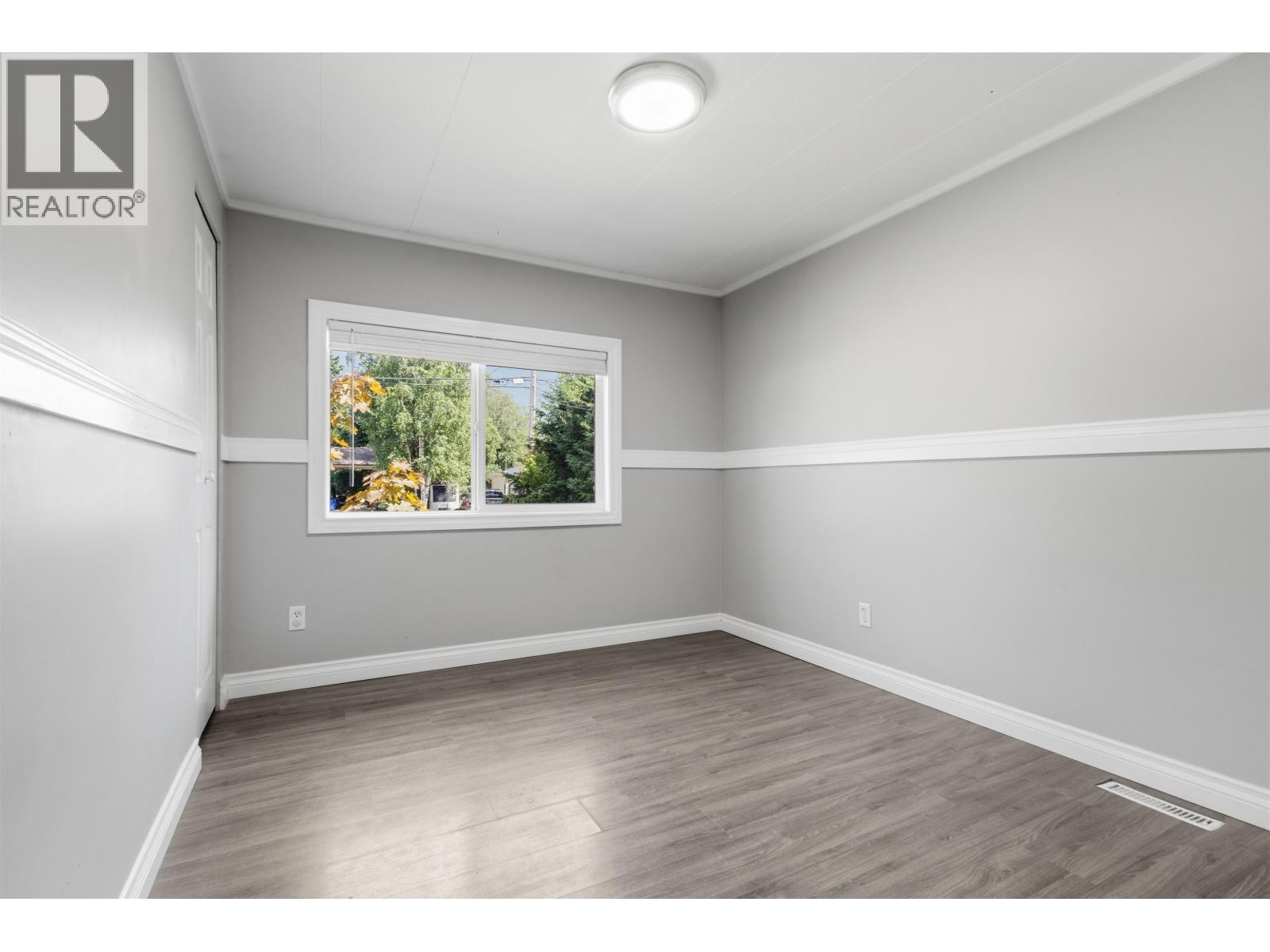 2337 HEMLOCK STREET - 10