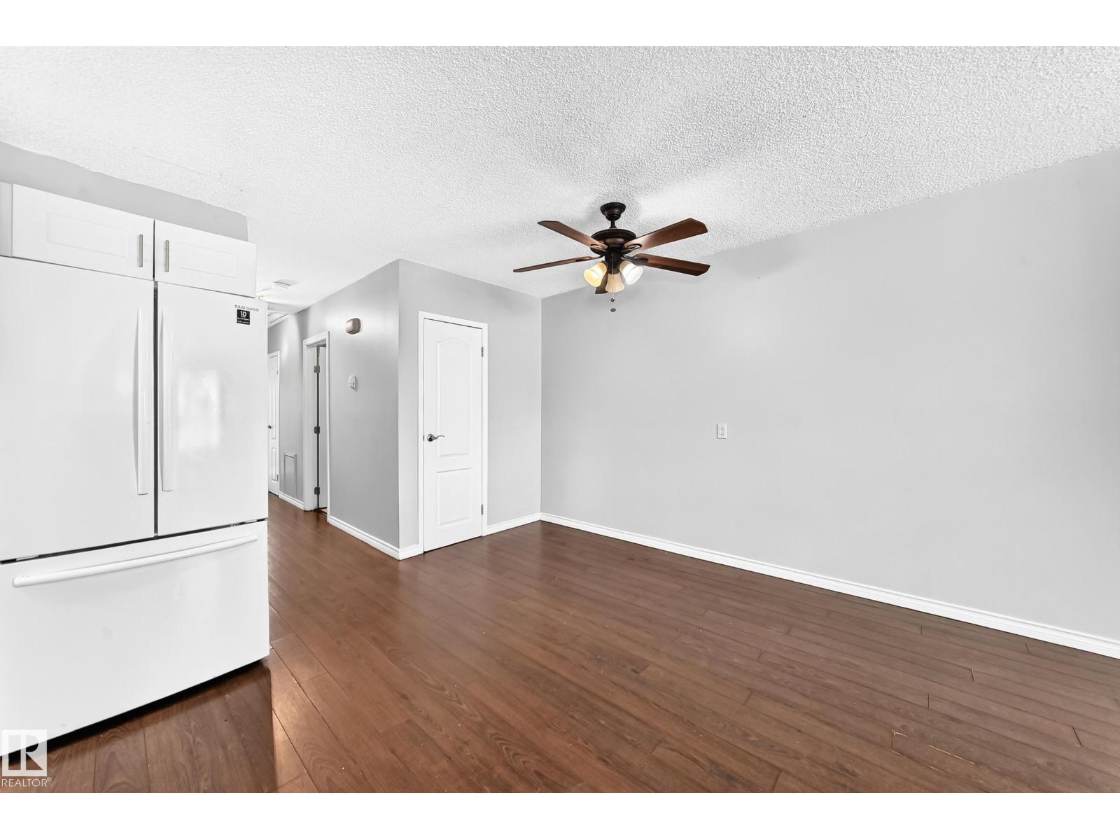 11607 137 AV NW - 10