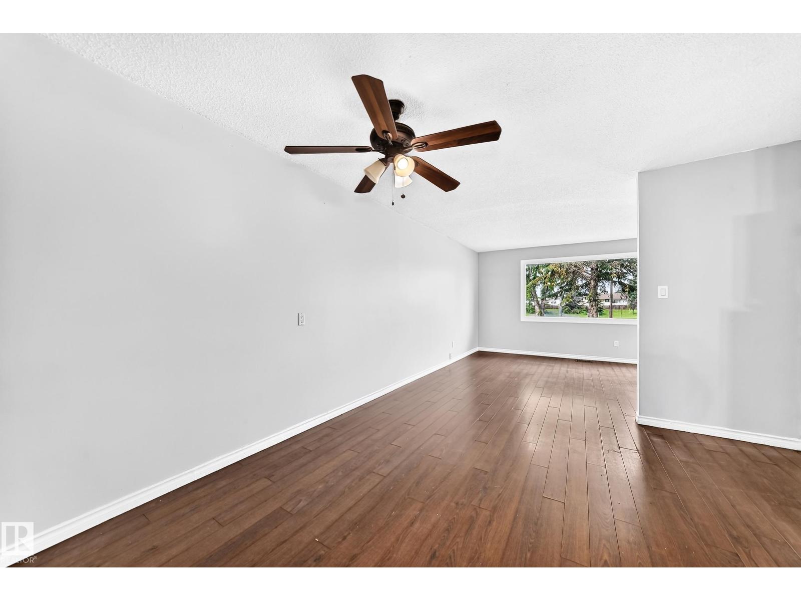 11607 137 AV NW - 11