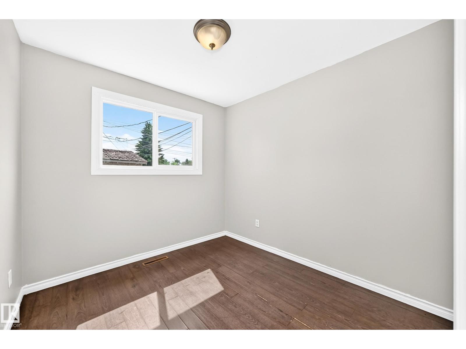 11607 137 AV NW - 17