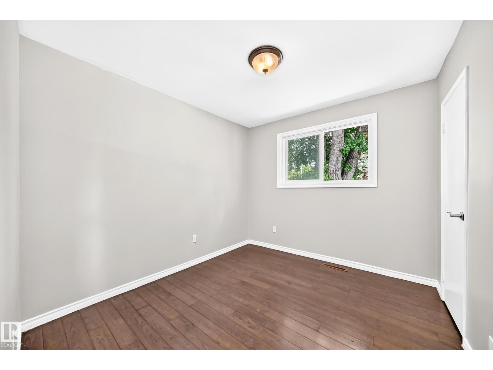 11607 137 AV NW - 19