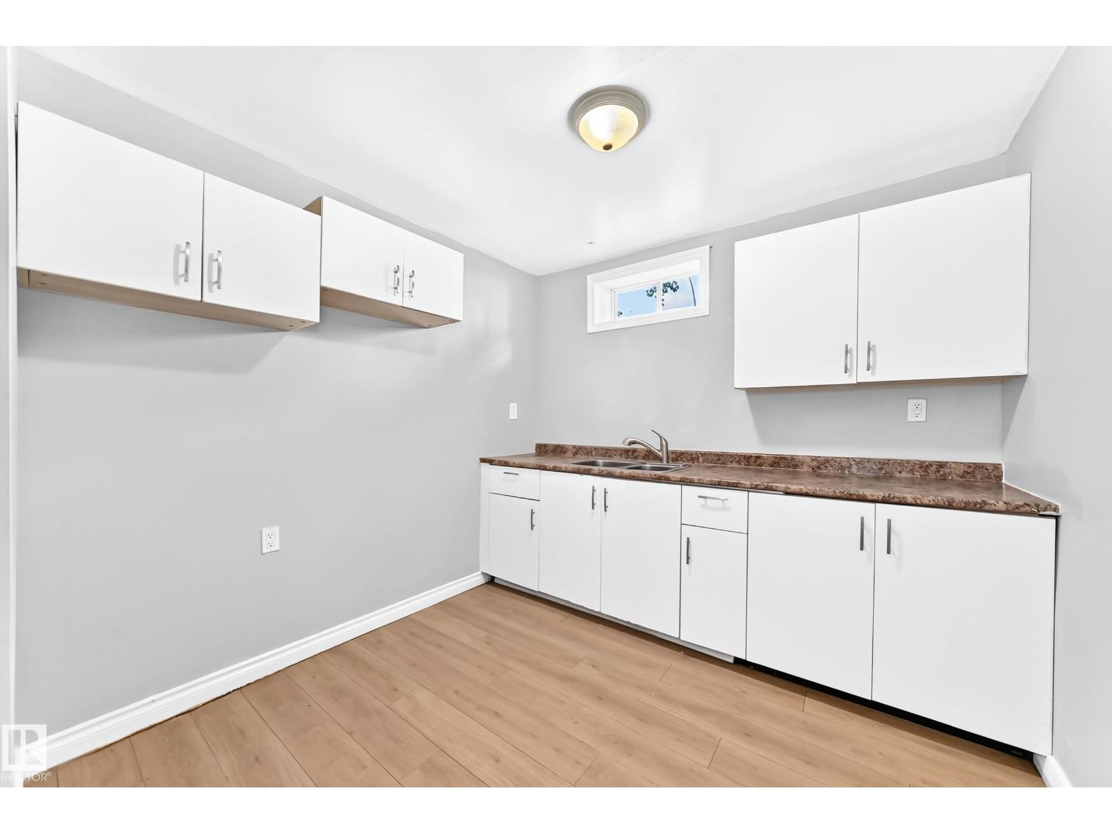 11607 137 AV NW - 24