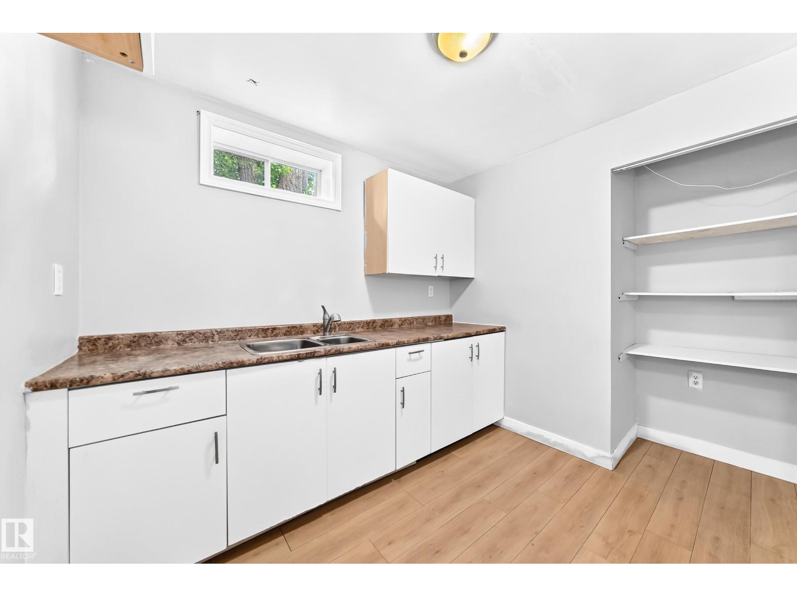 11607 137 AV NW - 25