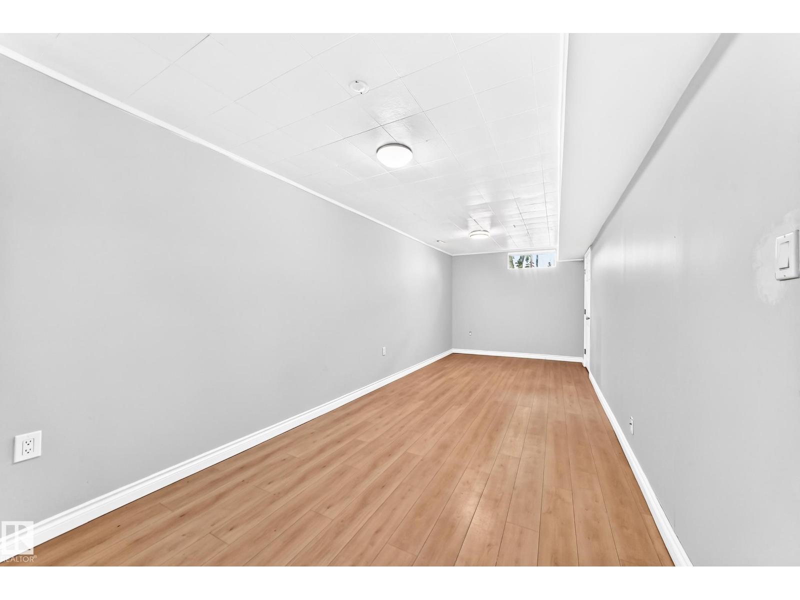 11607 137 AV NW - 26