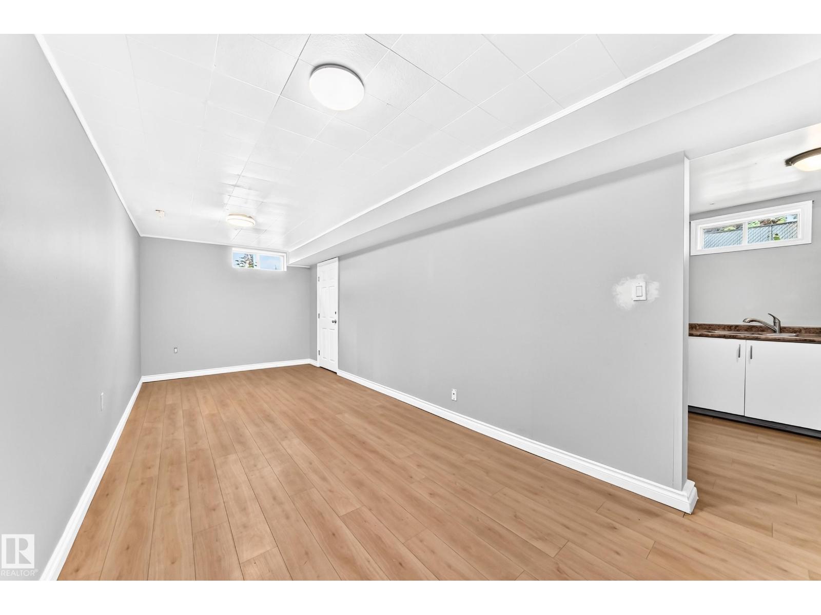 11607 137 AV NW - 27