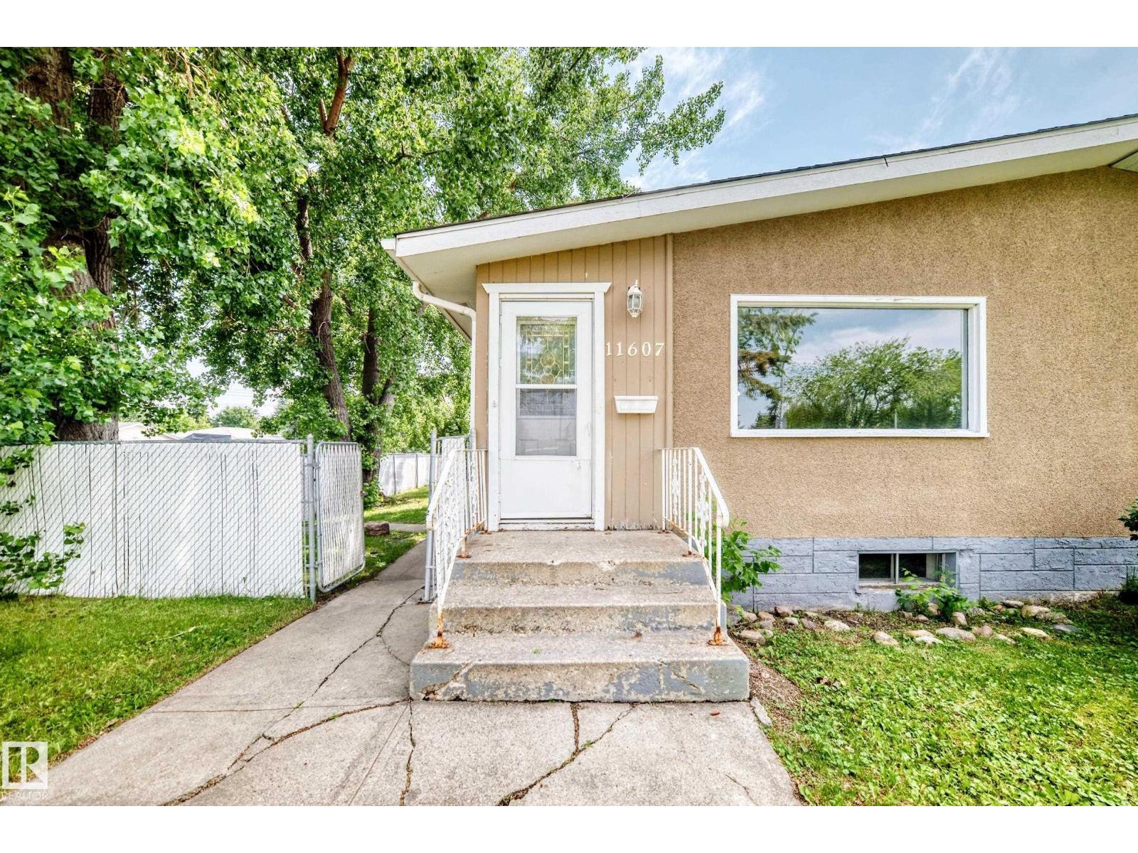 11607 137 AV NW - 3
