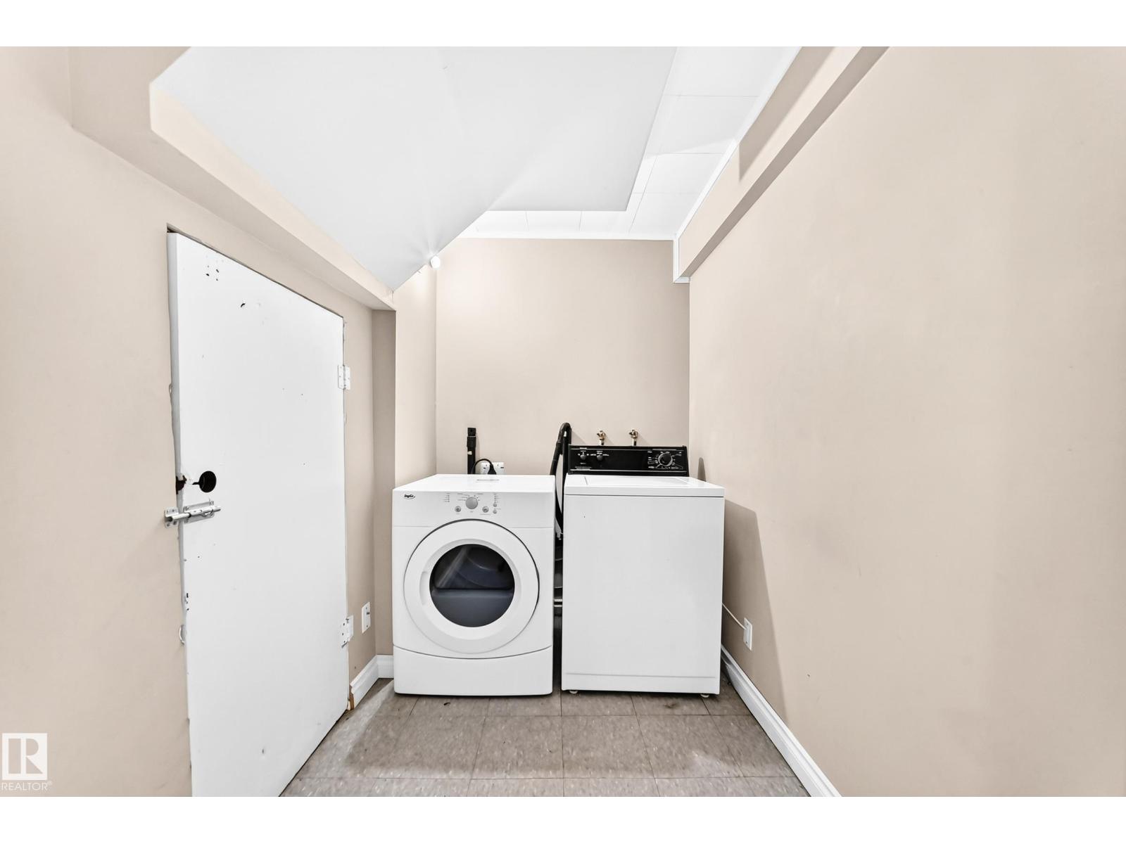 11607 137 AV NW - 39