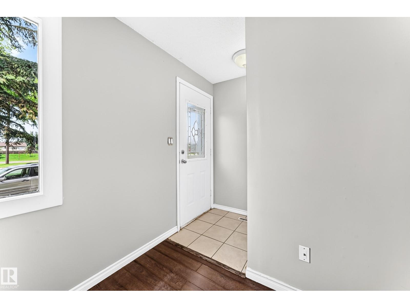 11607 137 AV NW - 4