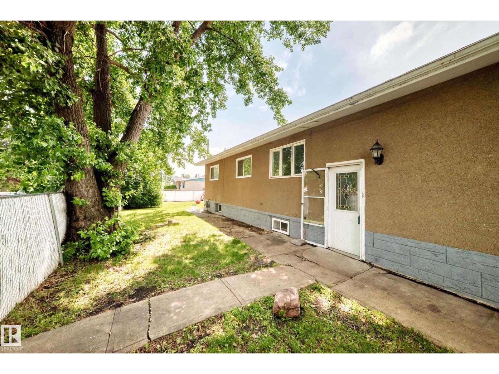11607 137 AV NW - 43