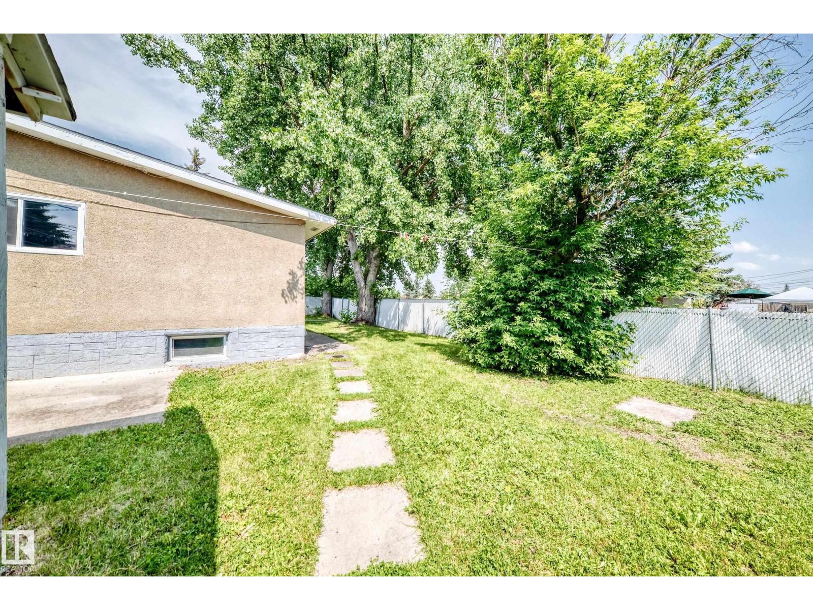 11607 137 AV NW - 46