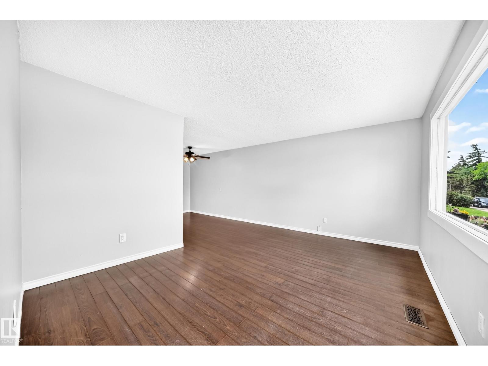11607 137 AV NW - 5