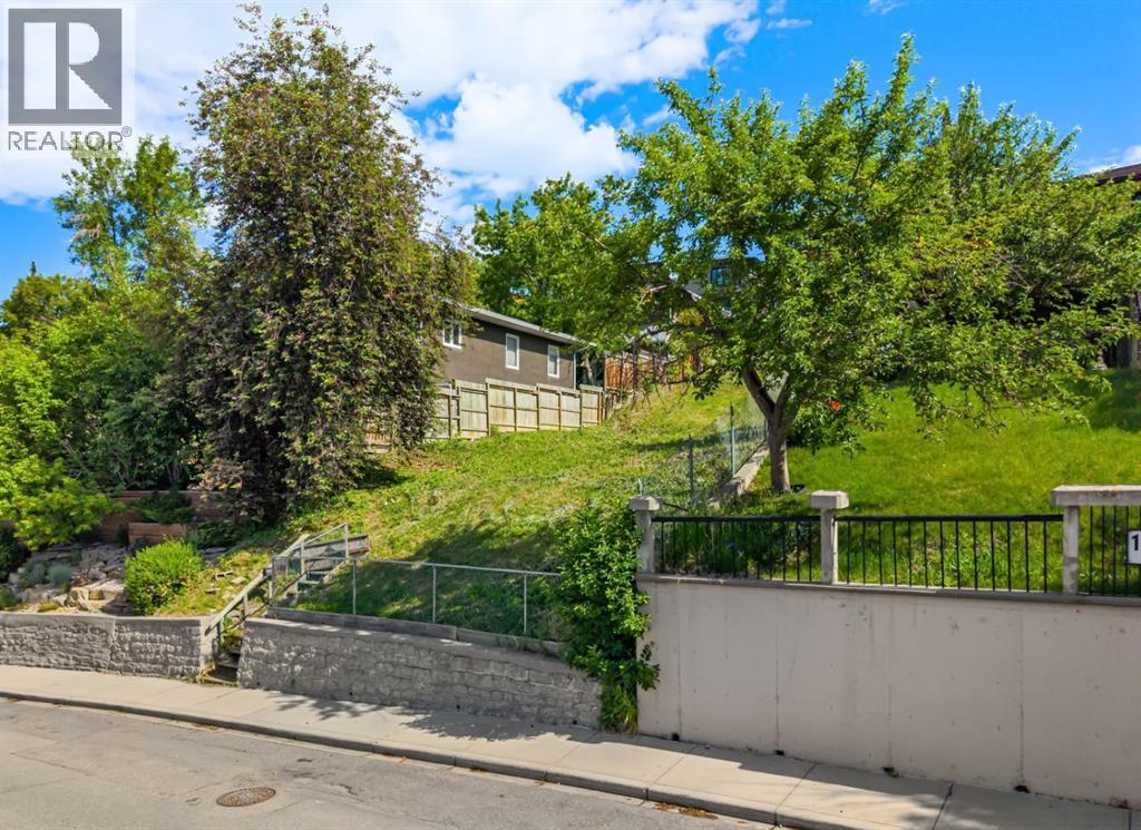 1128 Jamieson Avenue Northeast - Photo 12
