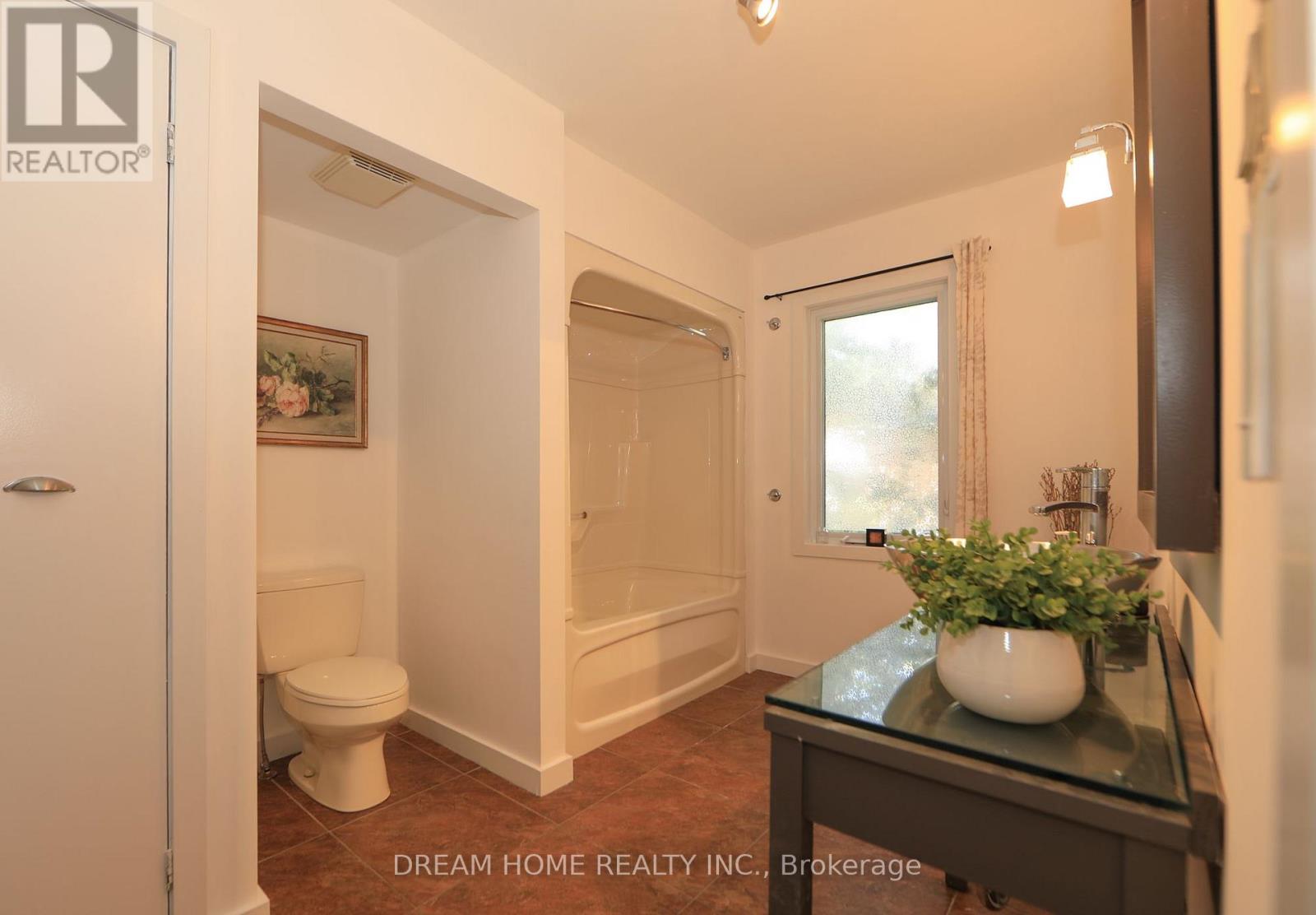 74 LAKEVIEW AVENUE - Image 20