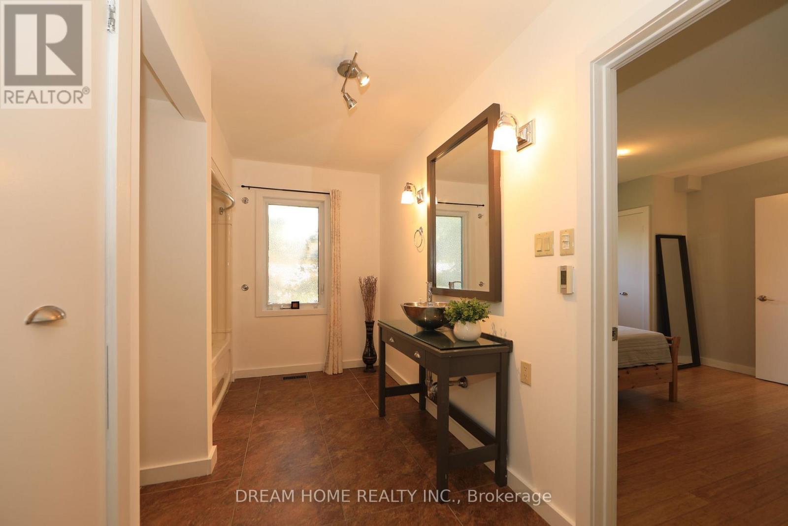 74 LAKEVIEW AVENUE - Image 21