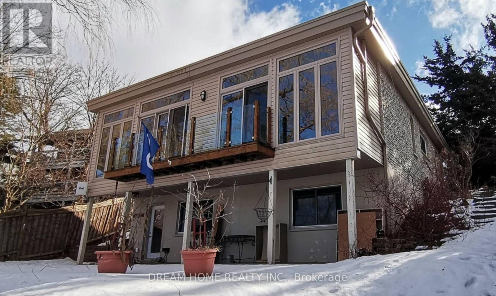 74 LAKEVIEW AVENUE - Image 32