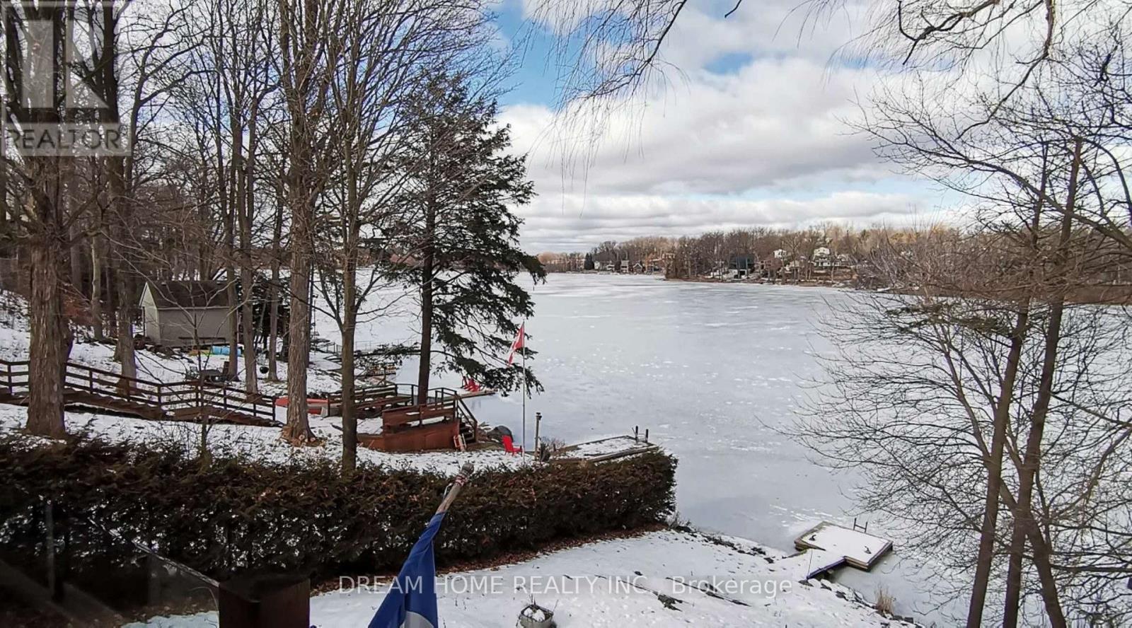 74 LAKEVIEW AVENUE - Image 34