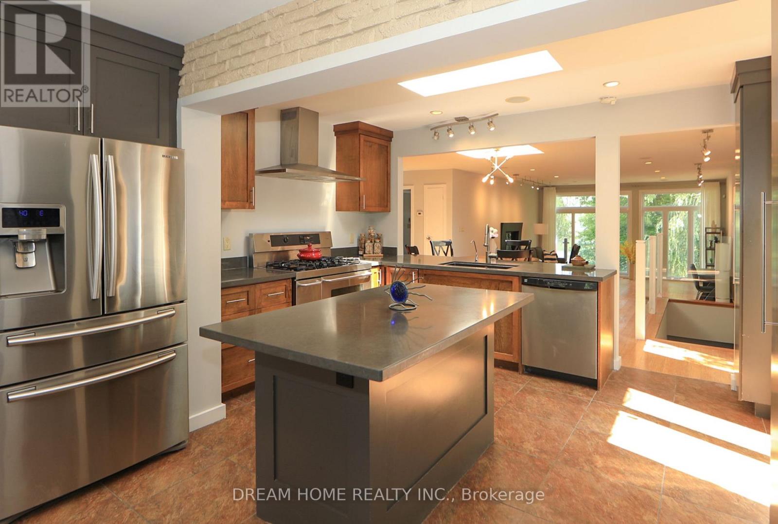 74 LAKEVIEW AVENUE - Image 9