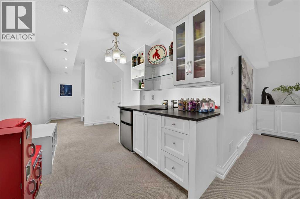 1732 49 Avenue SW - Image 29