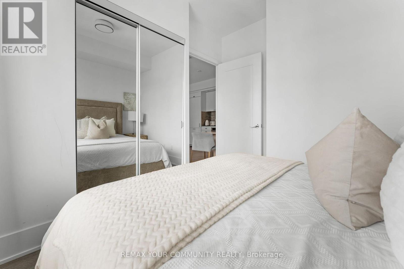 #2015 470 FRONT STREET - 21