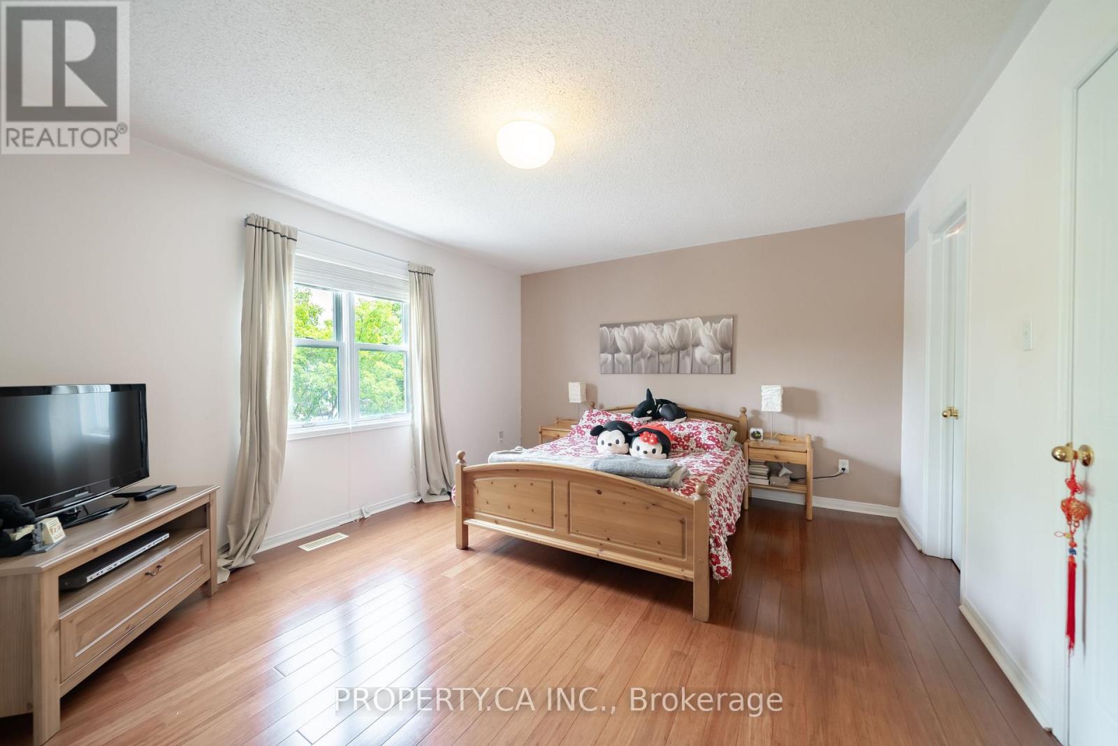 72 DESERT SAND DRIVE - 23