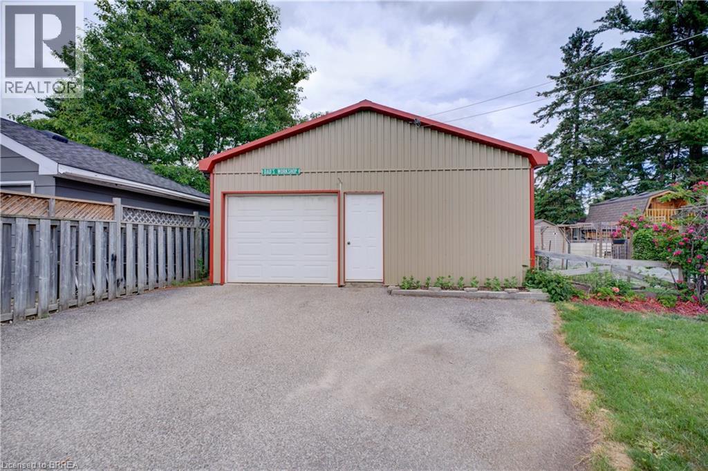 83 EVELYN Street - 40