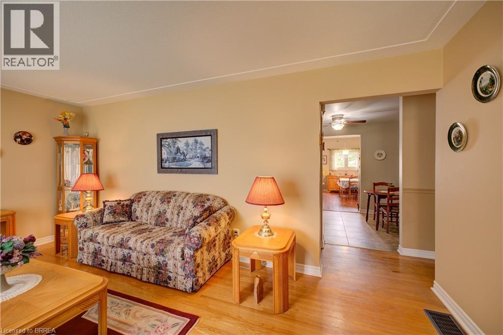 83 EVELYN Street - 9